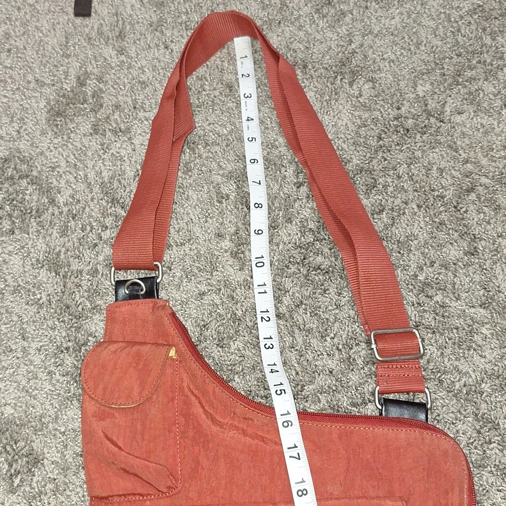 Baggallini medium crossbody zip canvas bag - brick red - Picture 11 of 12